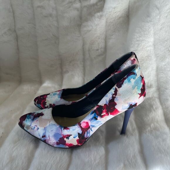 Ashley Stewart colorful  Satin slip on pointed toe gray heels size9W - Picture 4 of 11